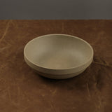 Hasami Porcelain Home Kitchen Dishware Medium Shallow Round Bowl Natural / 7 3/8" D X 2" H