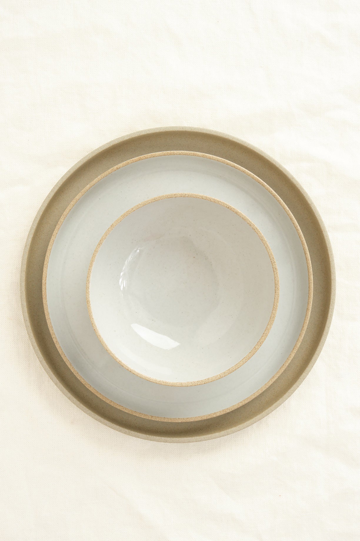 8.5" Small Plate with gloss gray bowl