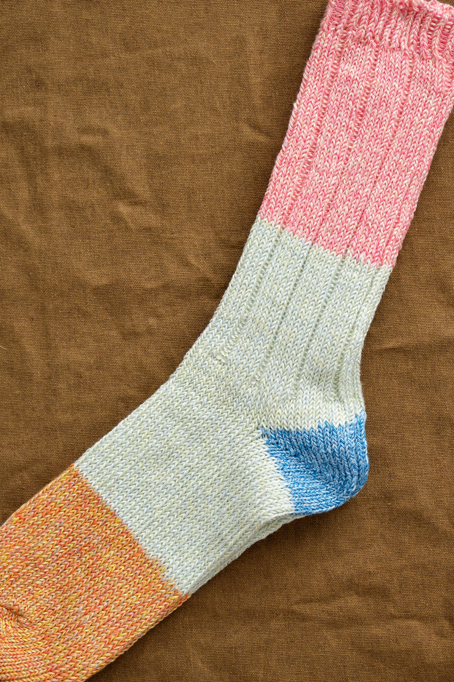 Heel on 56 Yarns Linen Grandrelle Socks in Pink
