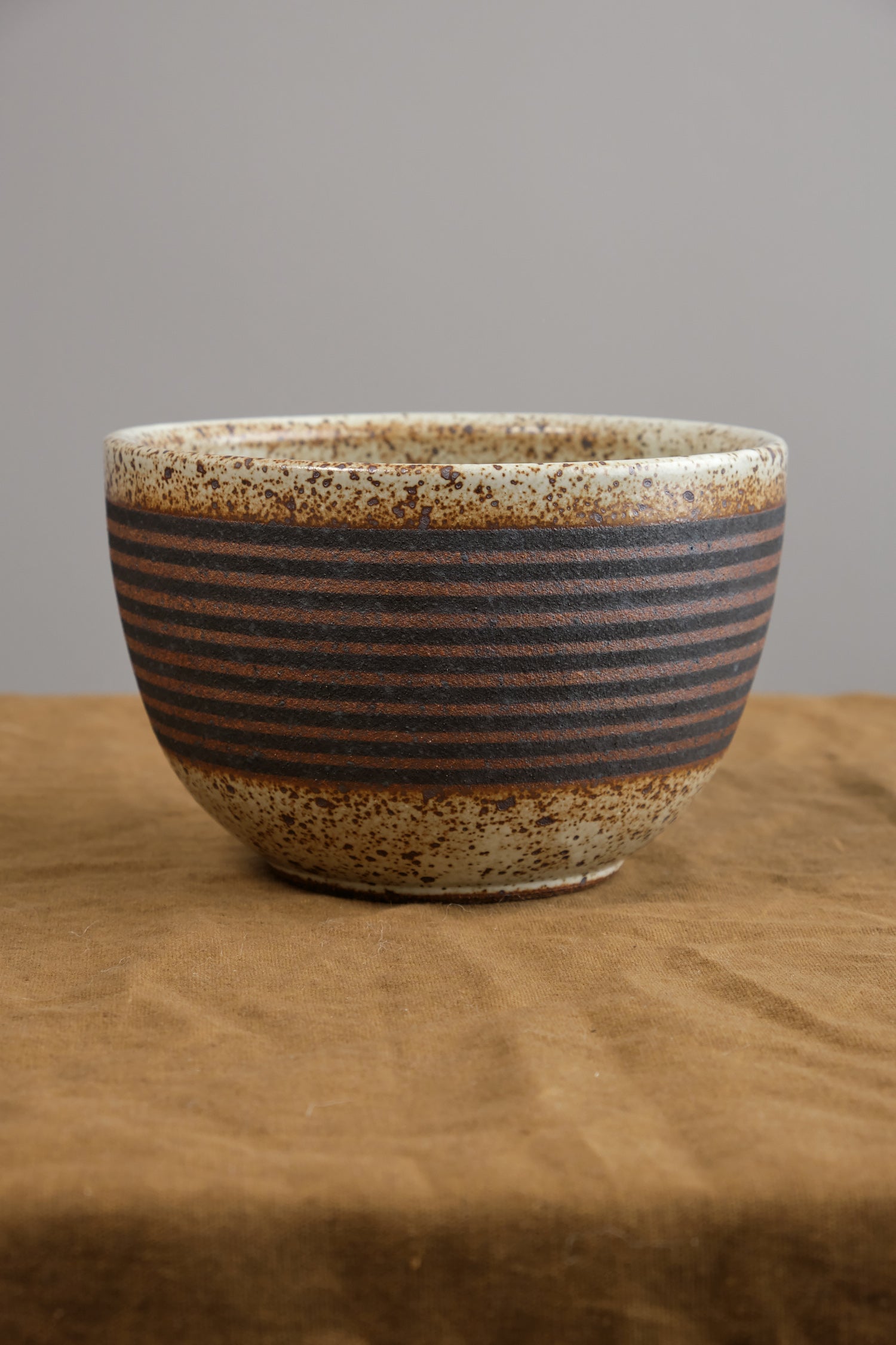 Deep Side Serving Bowl in Black and White