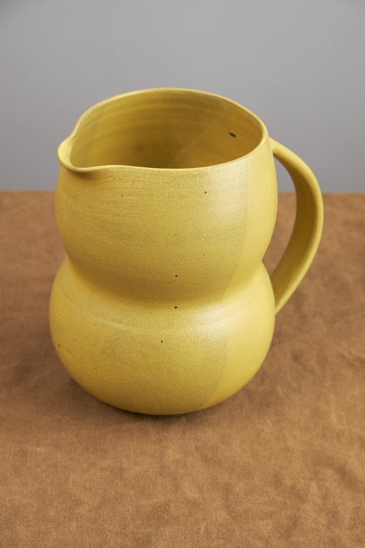Bubble water pitcher in yellow