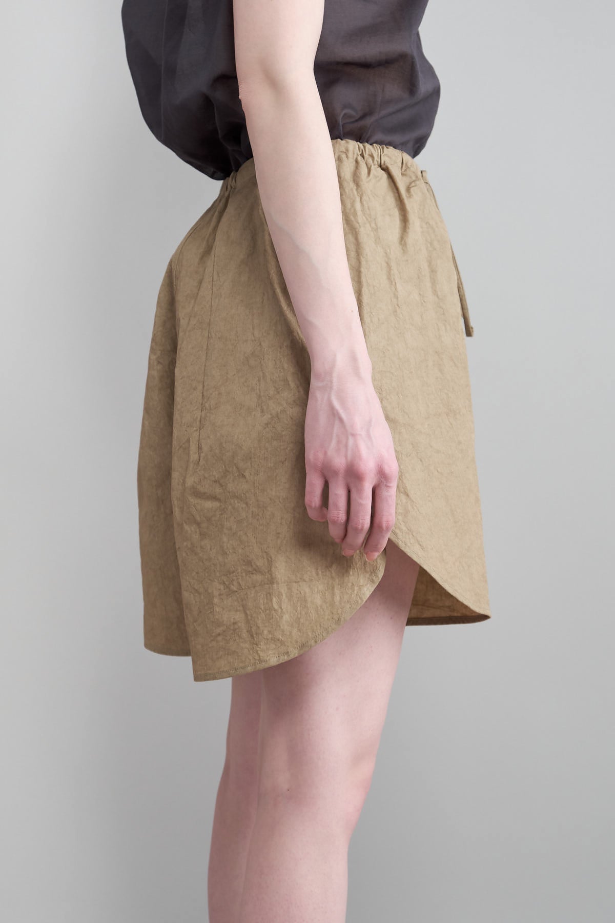 Side slit on Wind Shorts in Taupe