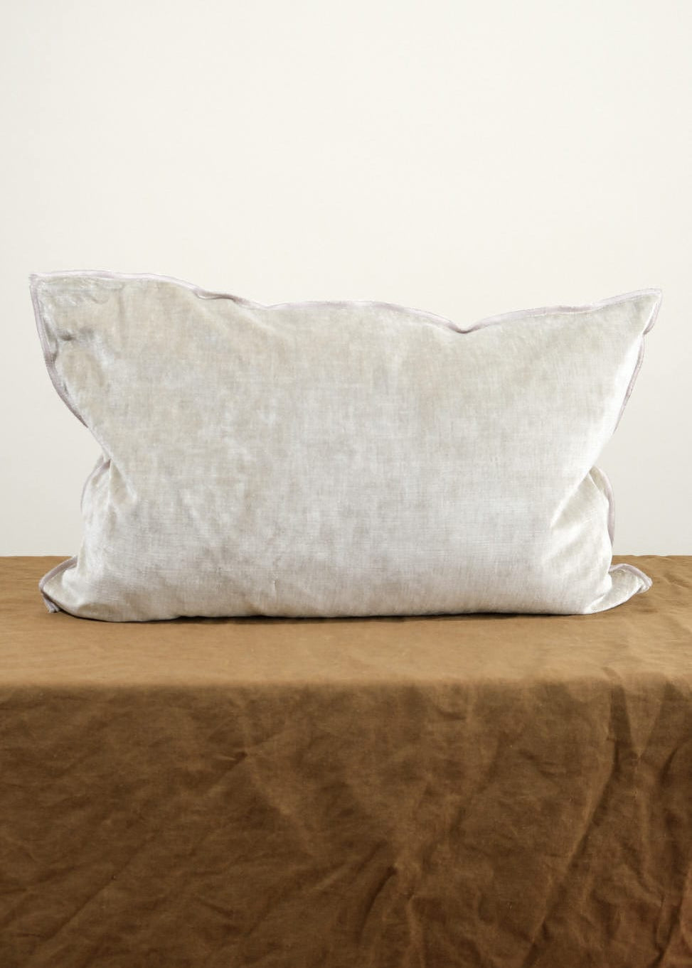 Maison De Vacances Home Pillows 16" X 24" Royal Velvet Vice Versa Cushion in Ciment Ciment / 16" X 24"