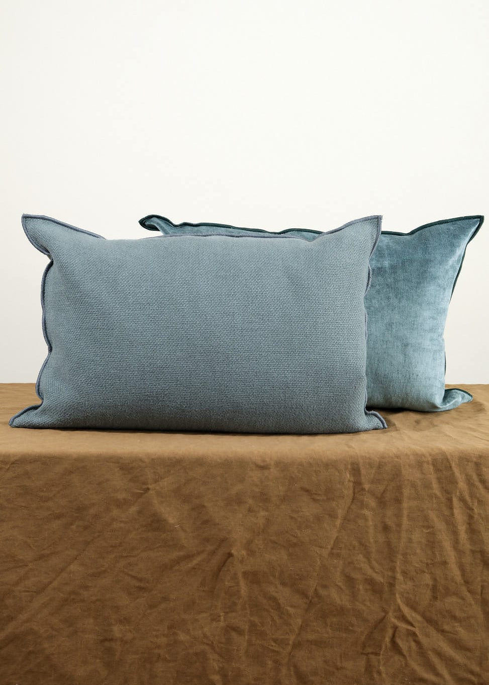 Maison De Vacances Home Pillows 16" X 24" Canvas Vice Versa Cushion in Canard Canard / 16" X 24"