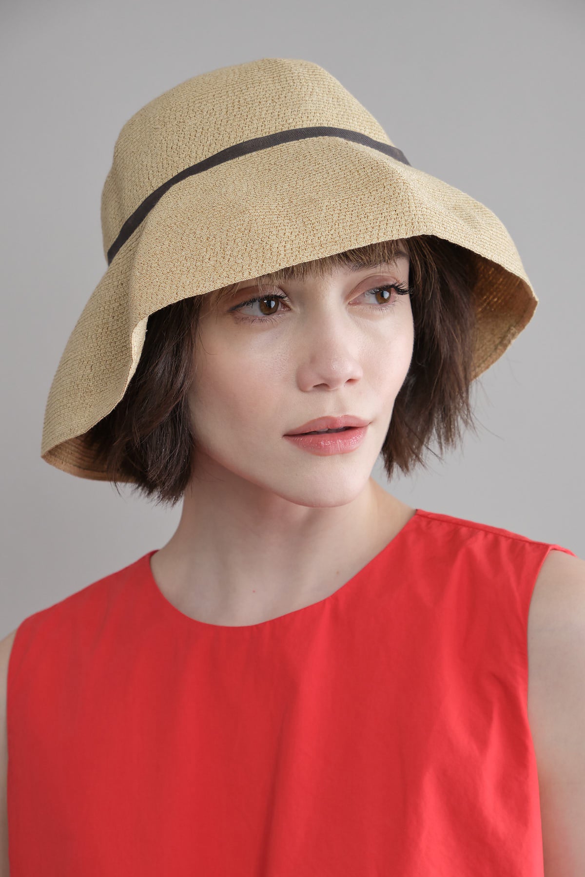 Low Wide Paper Hat in Natural/Charcoal