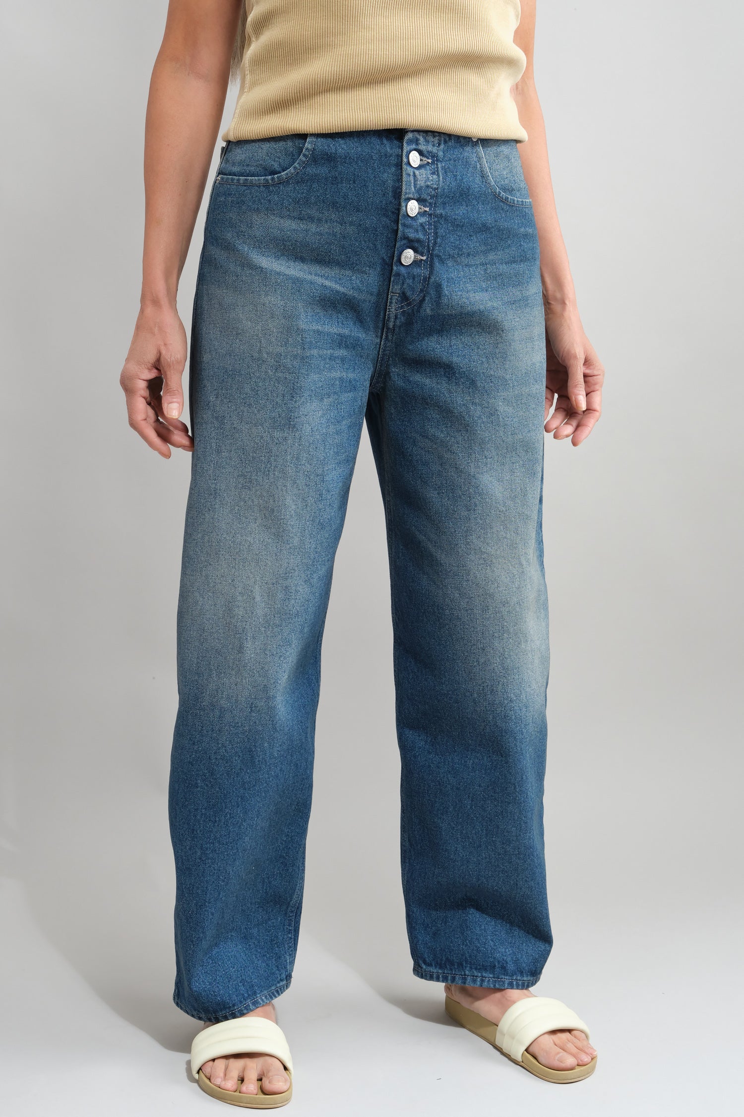 Front of Carrot Jeans in Medium Wash