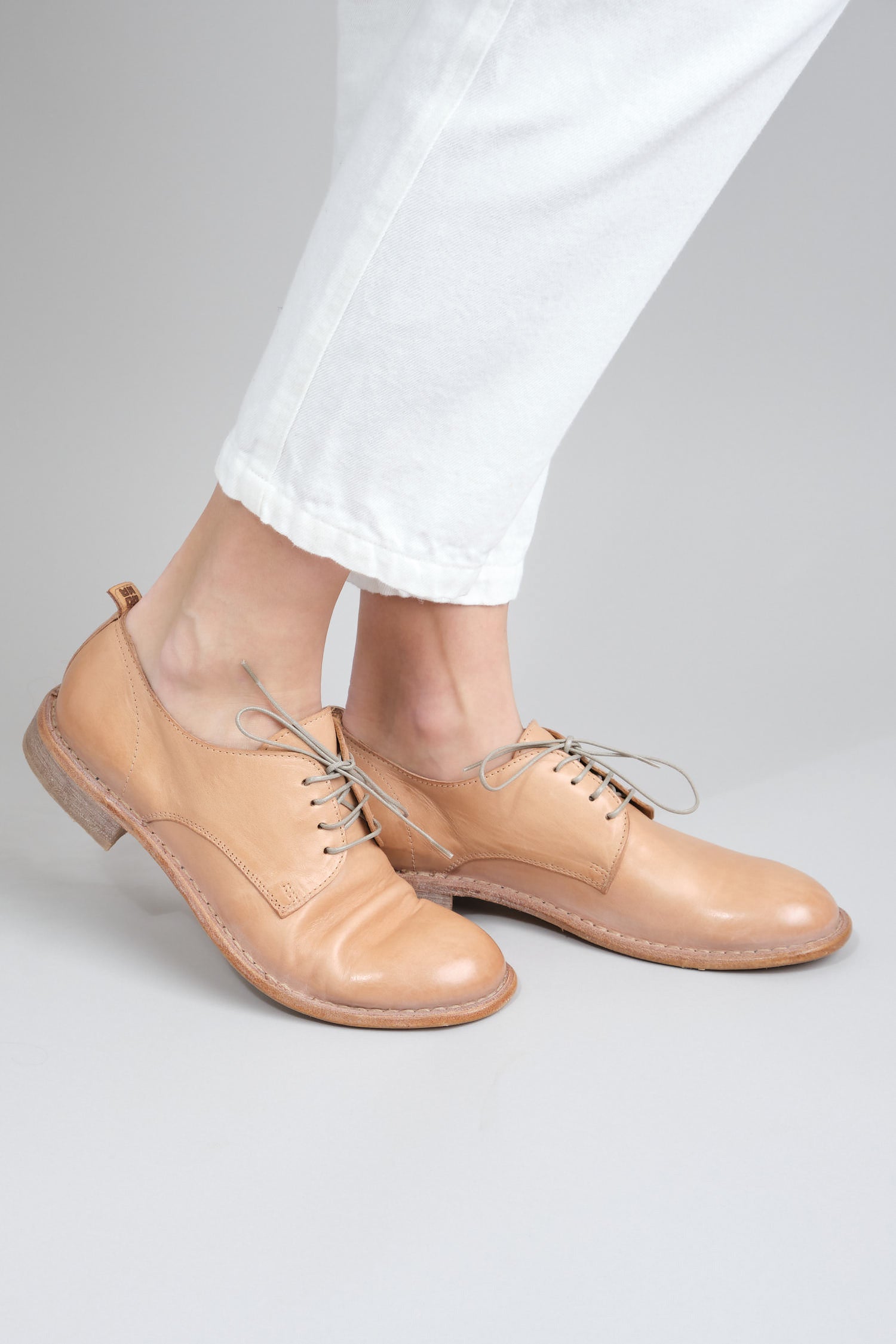 Lace up Leather Shoes in Pralina