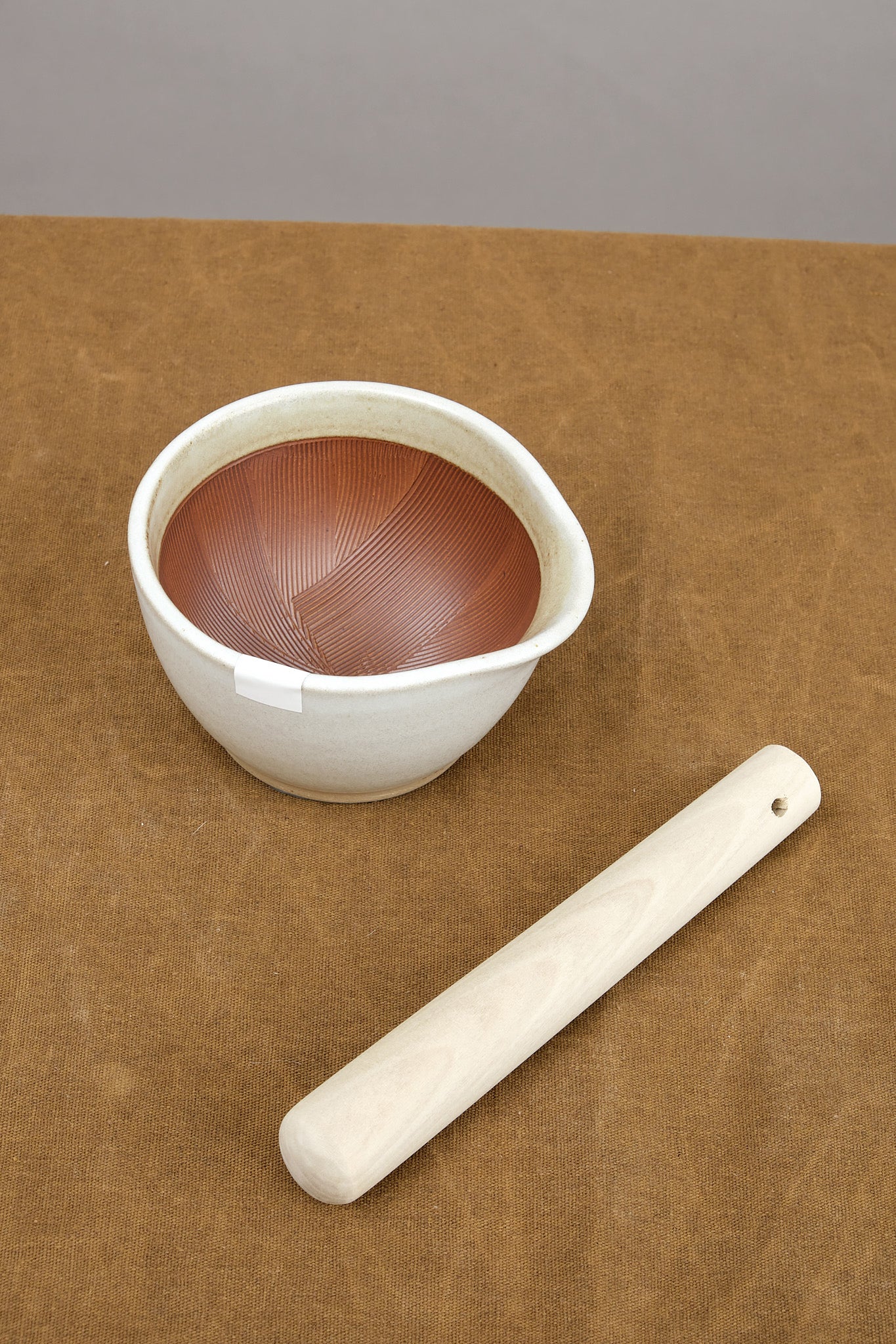 Small Mortar Bowl with Surikogi Stick Motoshige 