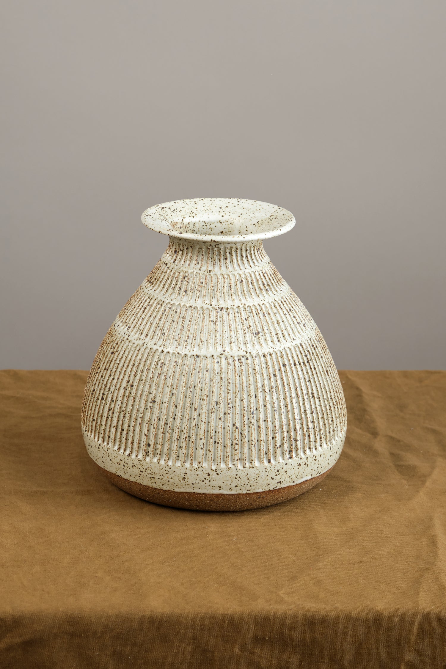 Hana Bulb Vase