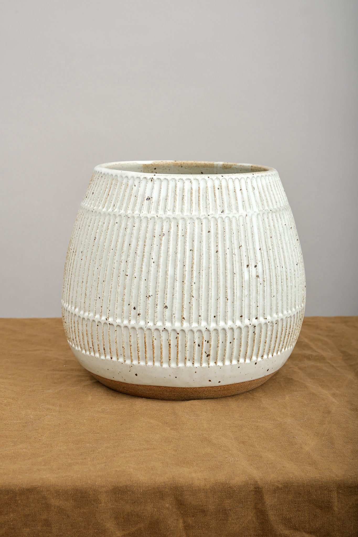 Mt. Washington Pottery Large Three Row Planter in speckled white