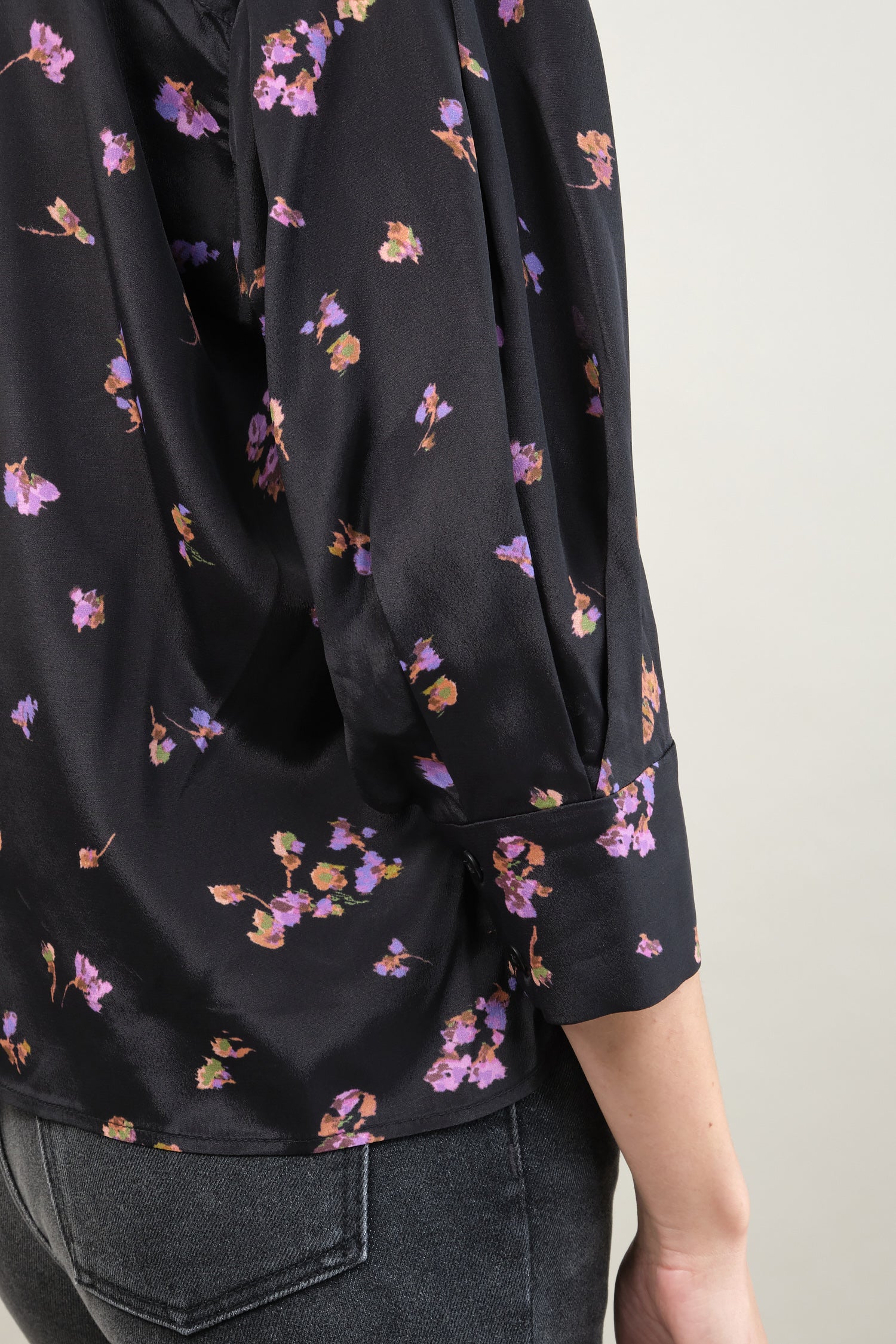 Sleeve on Turin Top in Violet Blossom