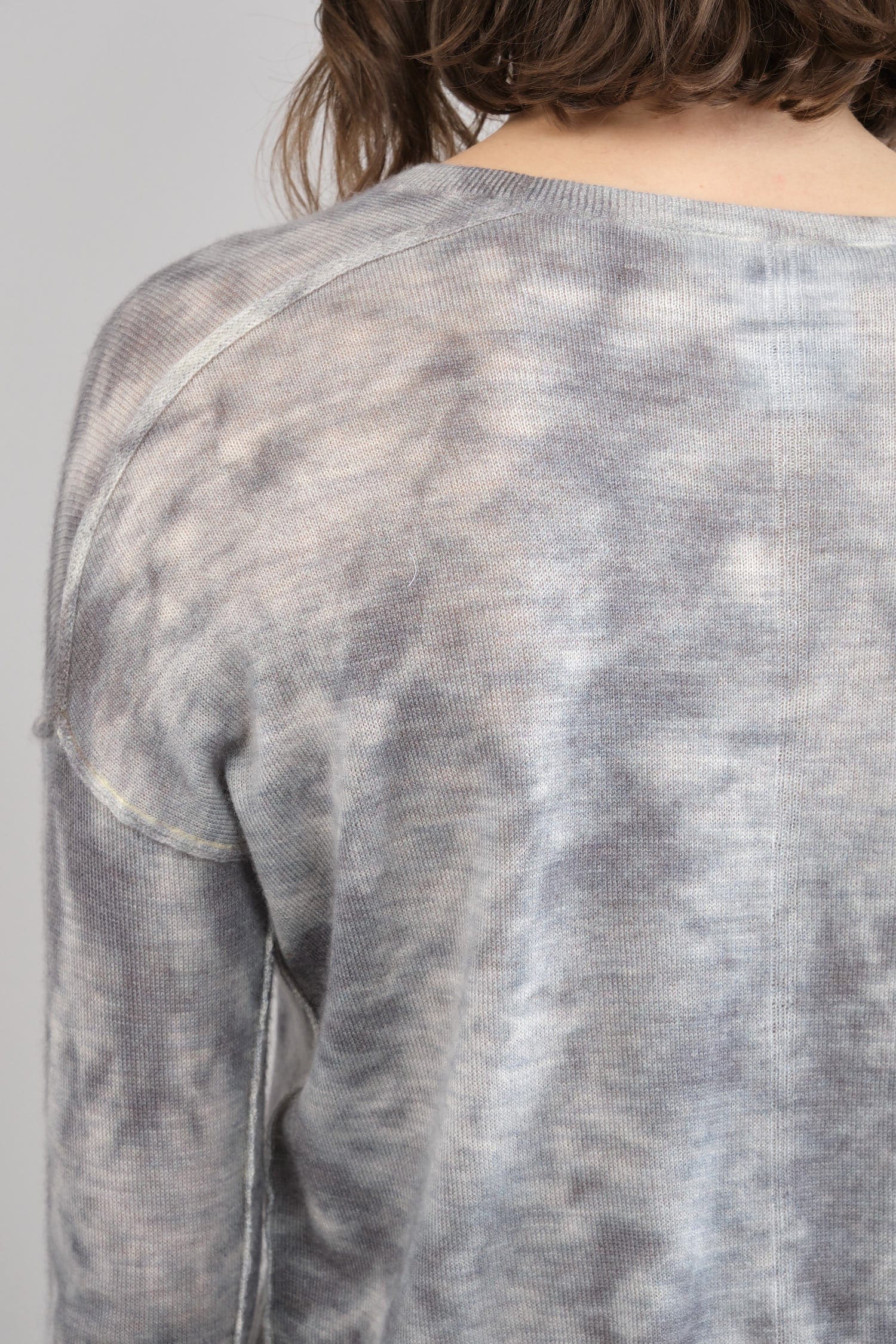 Back detailing on Printed Bateau in Grey Multi
