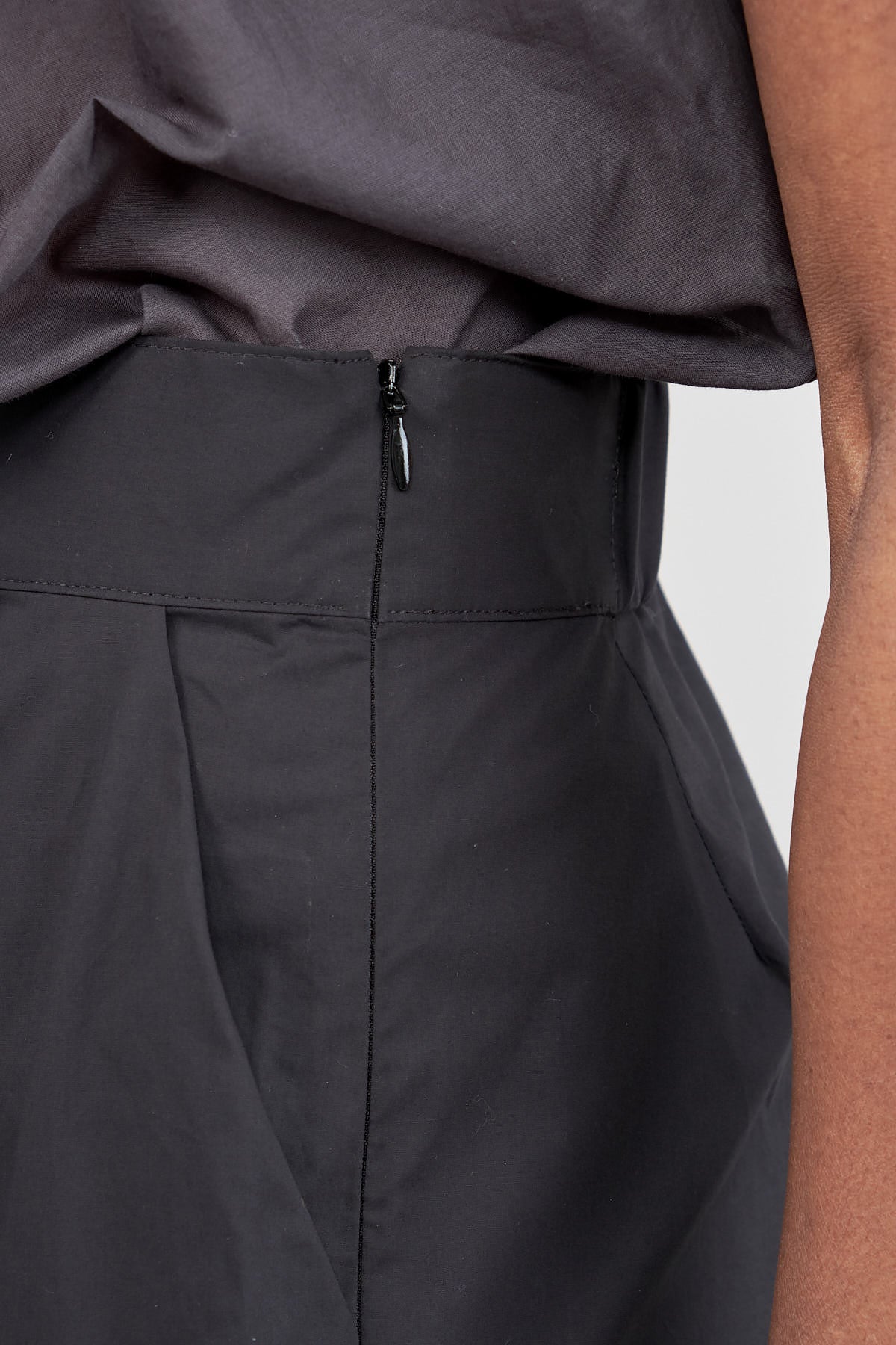 Side zip on Coxsone Pant in Black