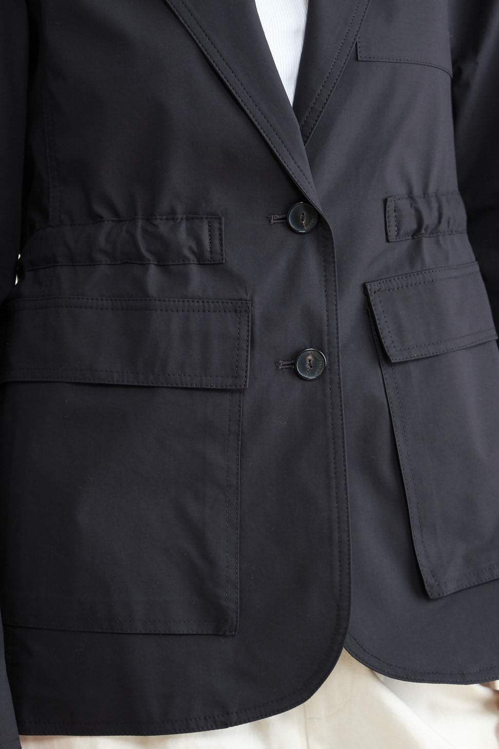 Buttons and detailing on Donne Blazer