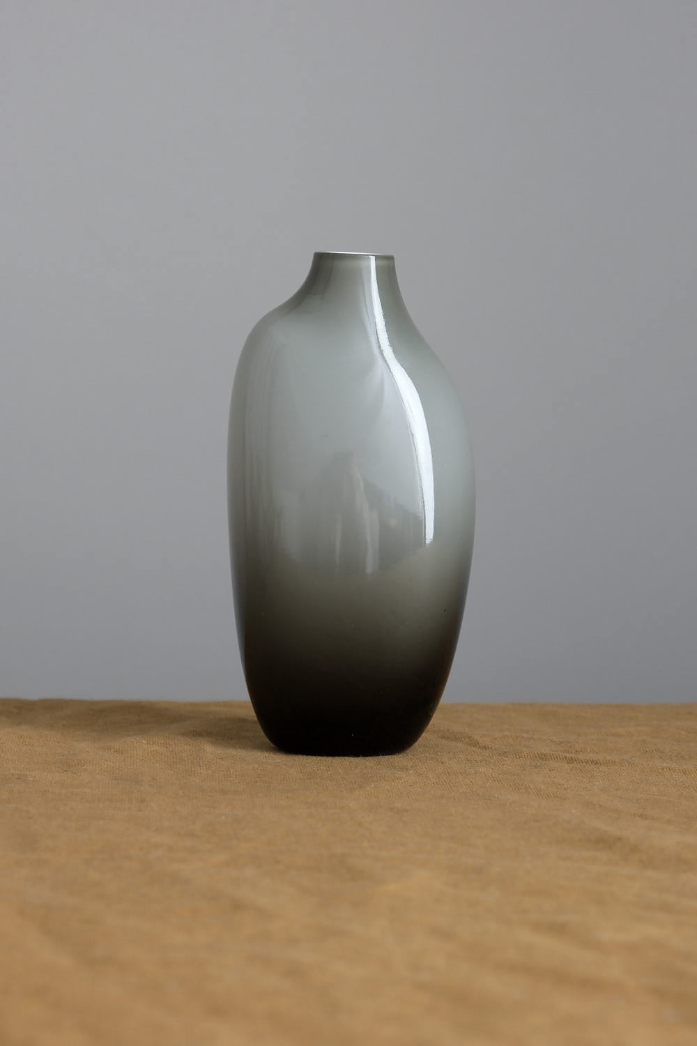 Sacco Vase Glass 03 in gray
