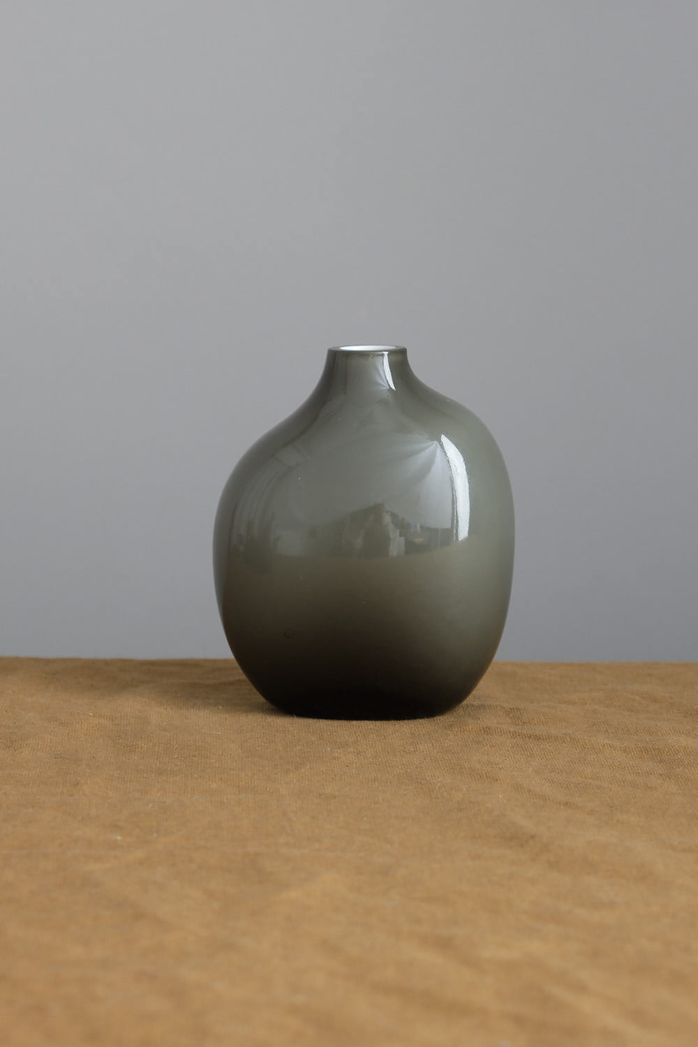 Sacco Vase Glass 02 in Gray