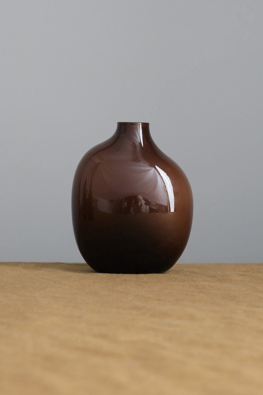 Sacco Vase Glass 02 in Brown