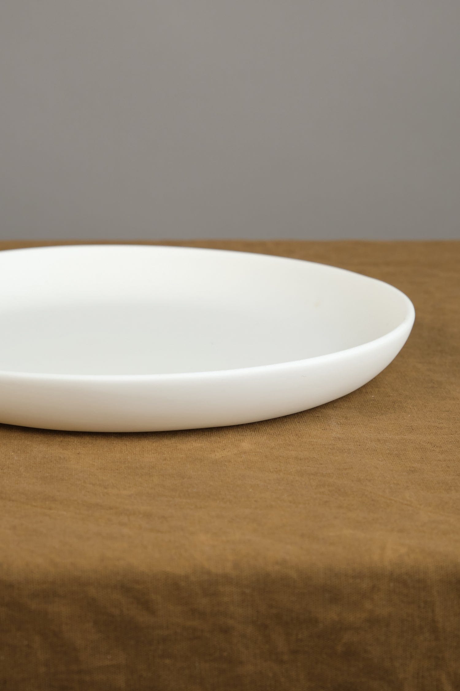 Tina Frey Designs Home Kitchen Dishware Modern Large Plate White / 10" D X 1" H