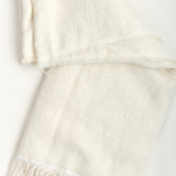 Uniq'uity Home Throws Winters Throw in White White / 70" L X 55" W