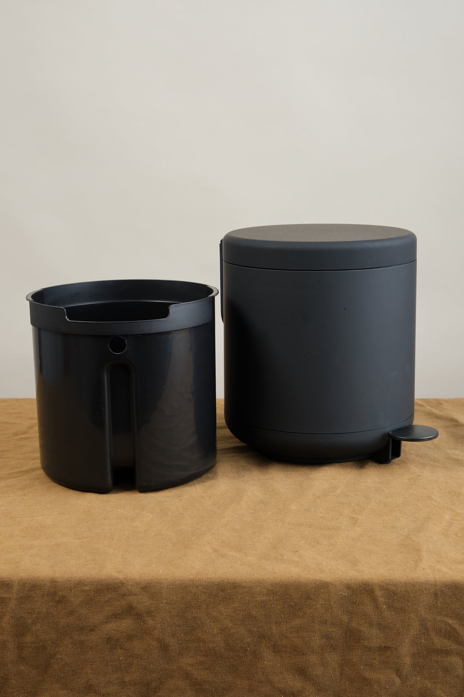 Caixote do Lixo WC Pedal 4L Cinza Claro - Ume - Zone Denmark